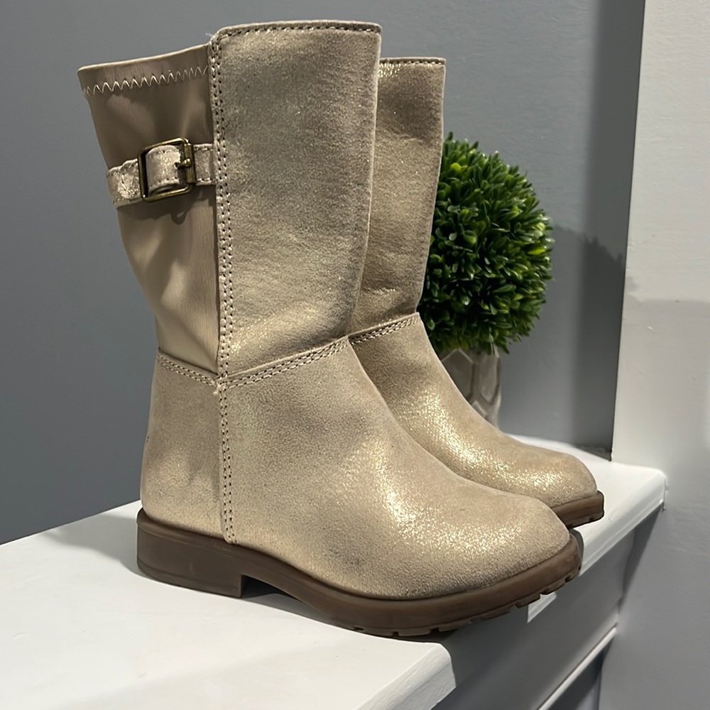 Size 7 stride rite Boots